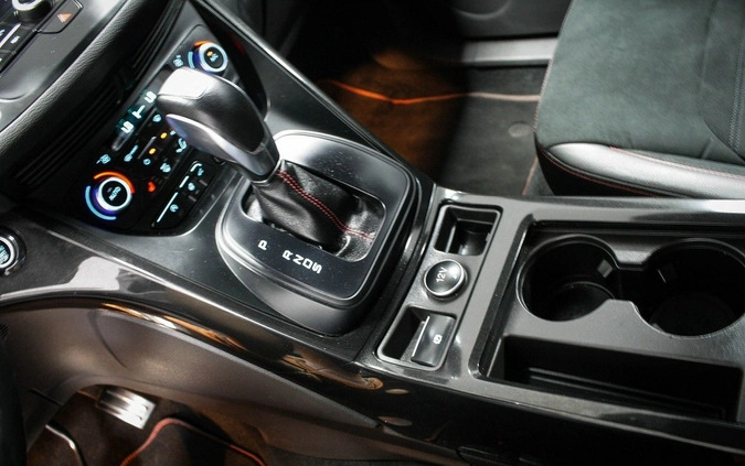 Ford Kuga cena 87900 przebieg: 119000, rok produkcji 2019 z Biskupiec małe 301